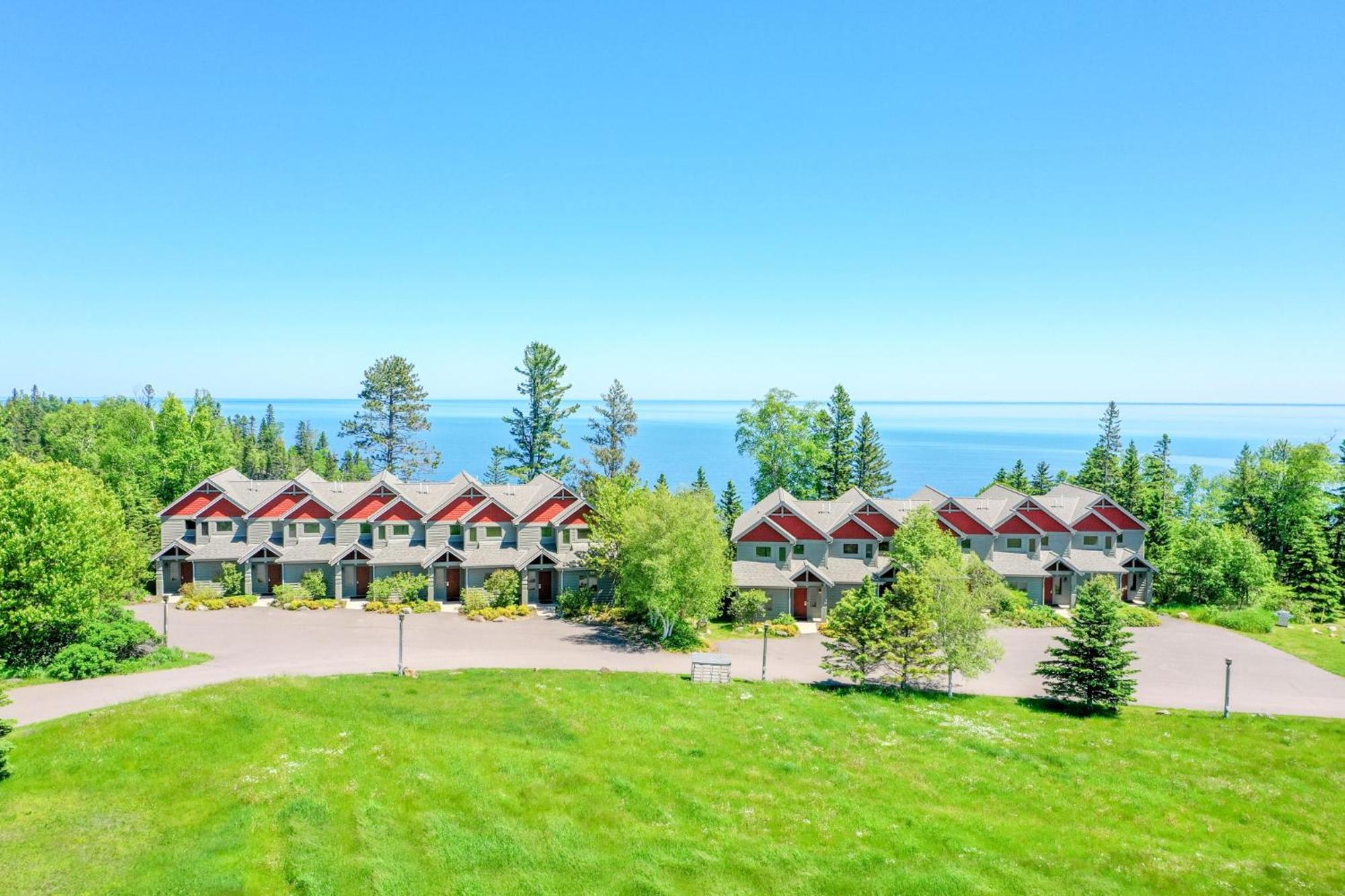 Cliffhouse 677 With Lake Superior Views By Cascade Vacation Rentals Lutsen Exterior photo